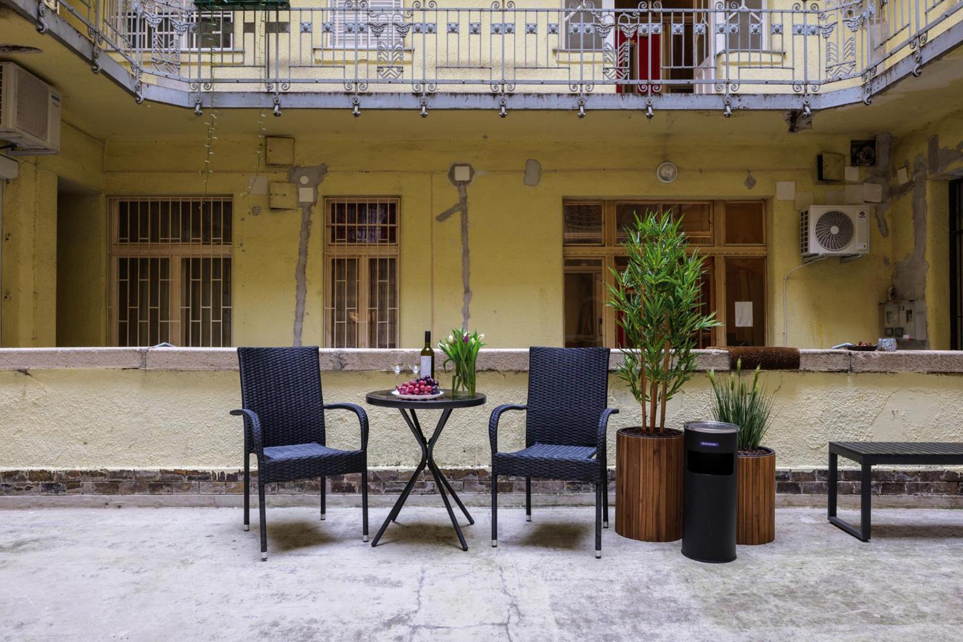 Ak7 Boutique Suites Budapest Exteriör bild