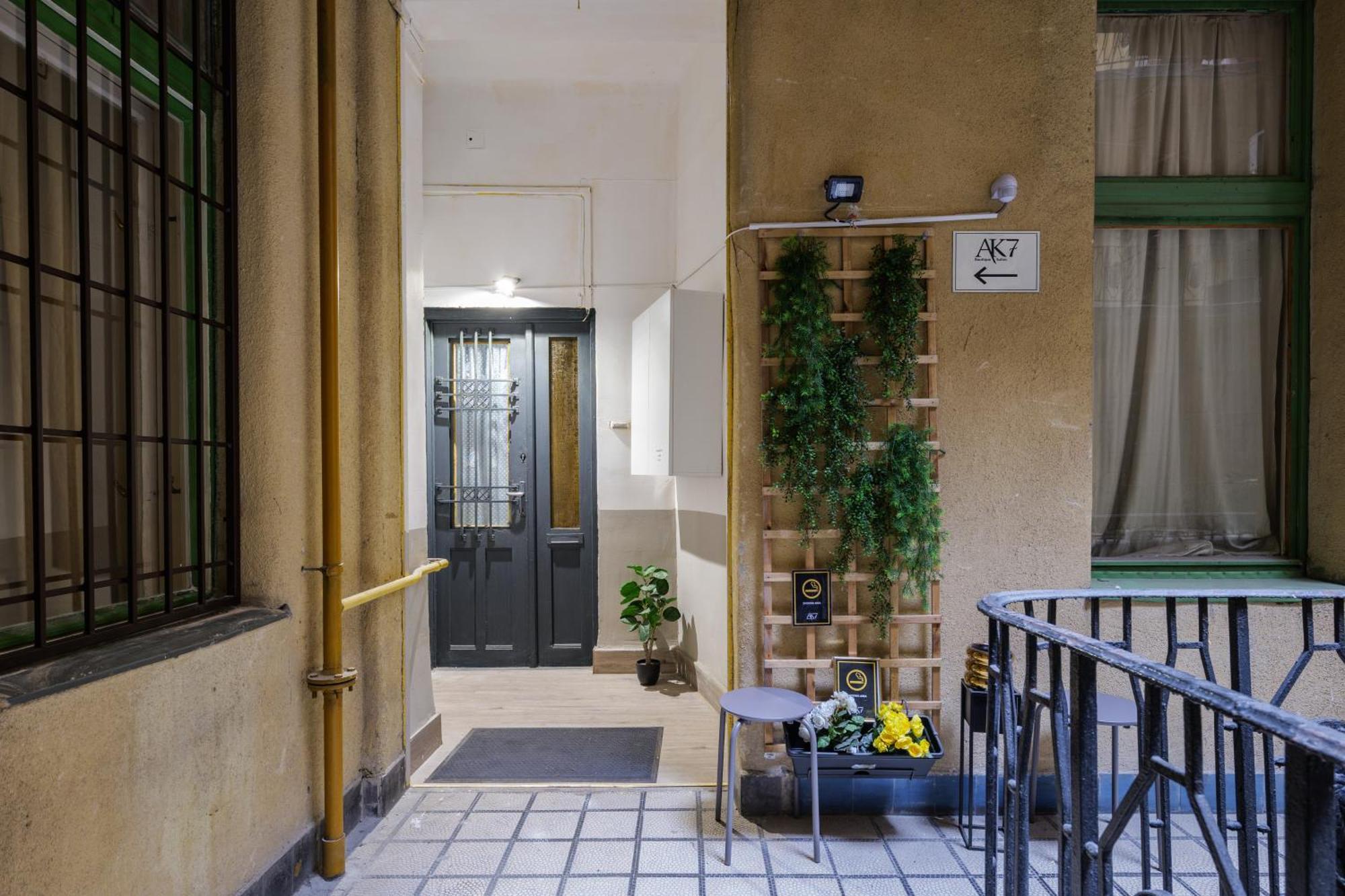 Ak7 Boutique Suites Budapest Exteriör bild
